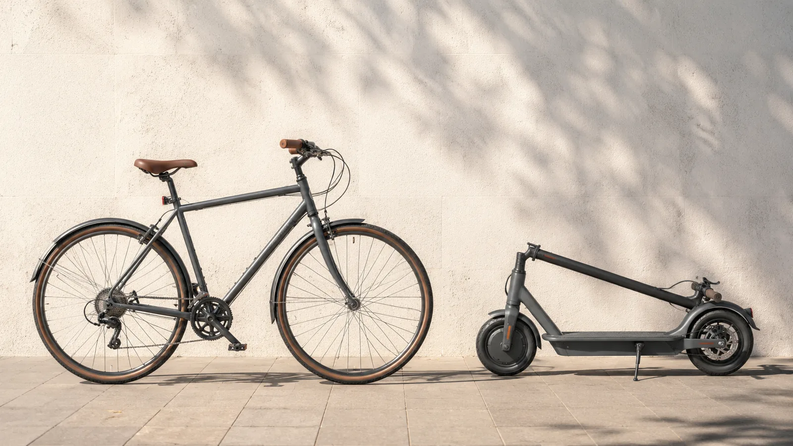 Estás pensando en cambiar tu bici por un patinete: en qué gana cada uno